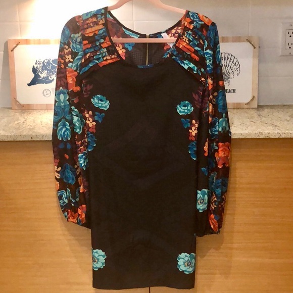 Pretty Floral Dress - Picture 2 of 8